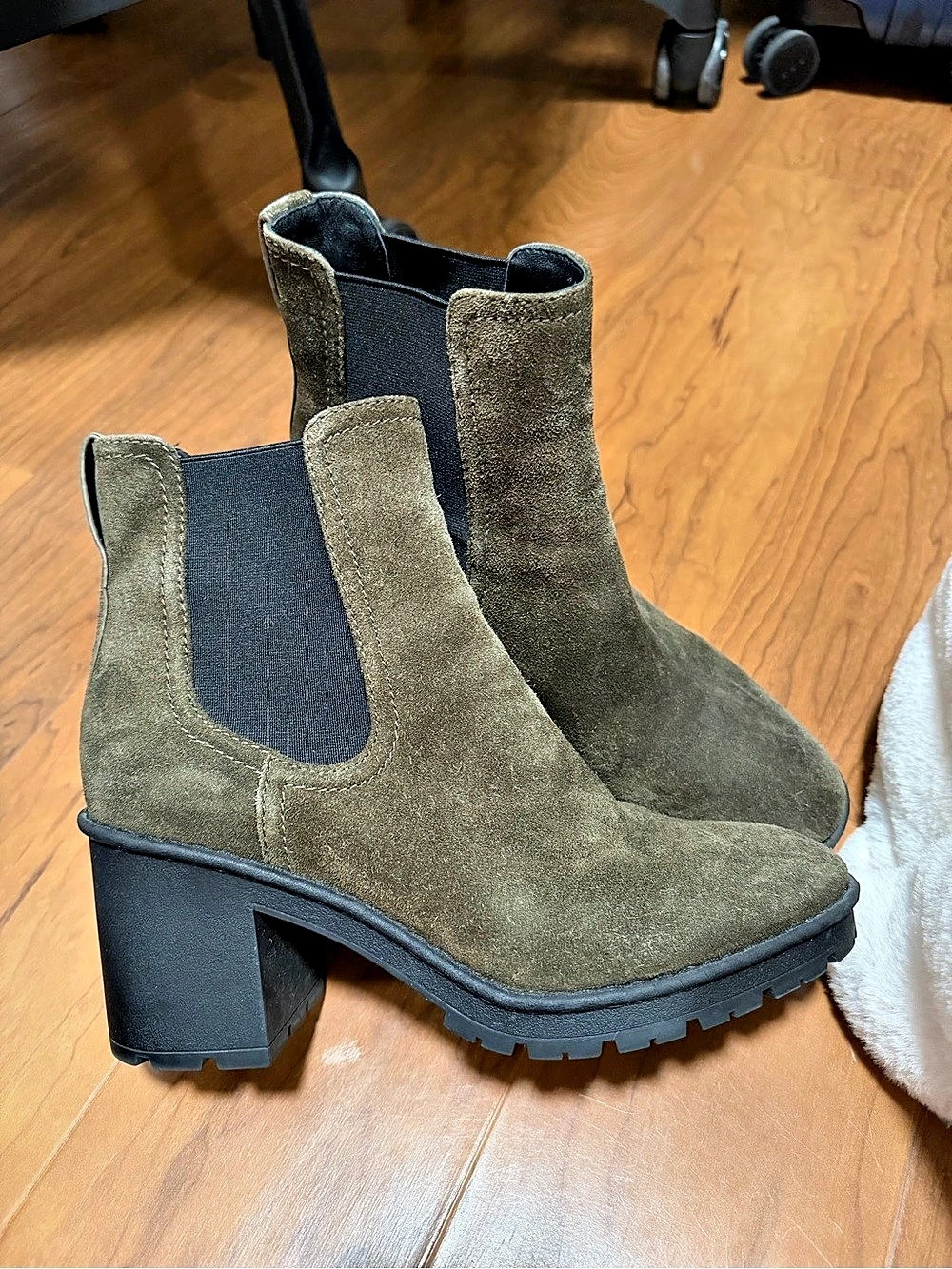 Vince Henderson Weatherproof Chelsea Boot Green